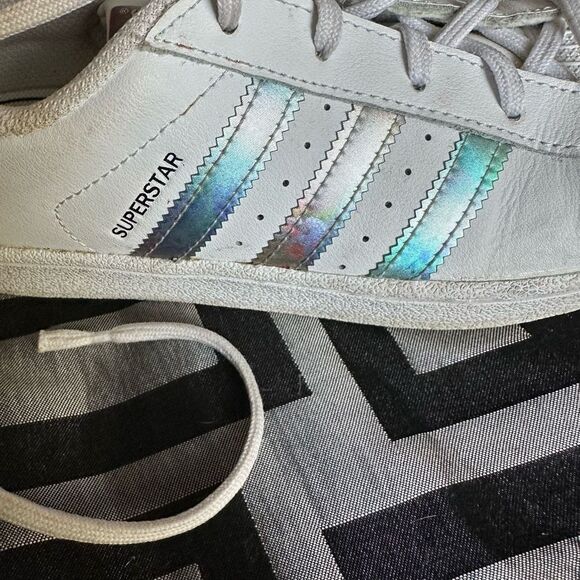 Girls Adidas Superstar La Marque Aux 3 Bandes 9K - Picture 8 of 11